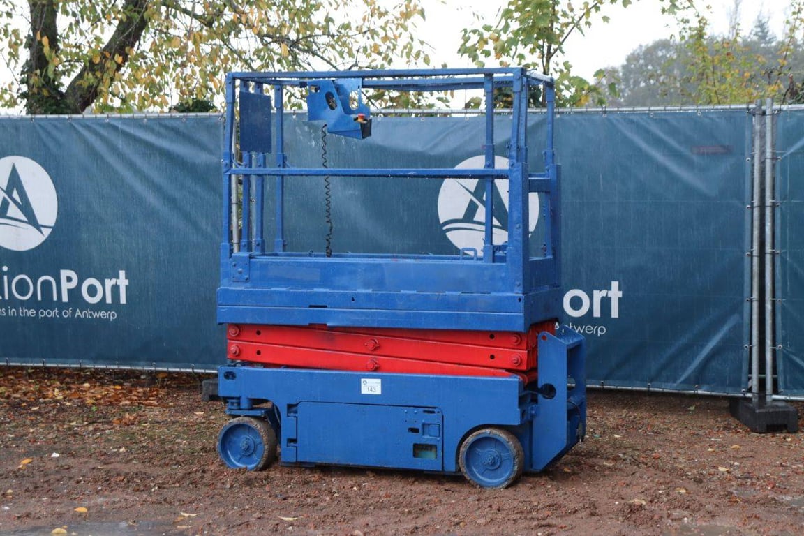 Scissor lift Genie GS-1532 Electric 6.6m 2014 2014 GS-1532 2014 1 Scissor Lifts image 3