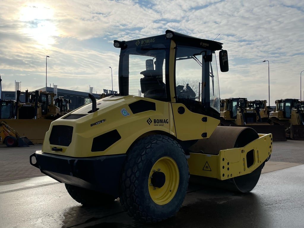 Heavy machinery product image - Image 4 of 15