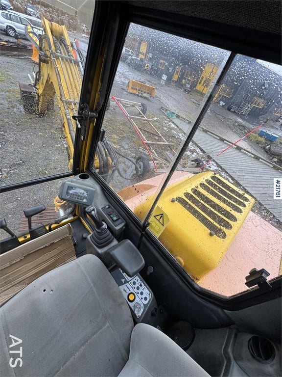 Komatsu PC95R w/ bucket 2003 21761 PC95R w/ bucket 2003 1 Crawler Excavators image 6