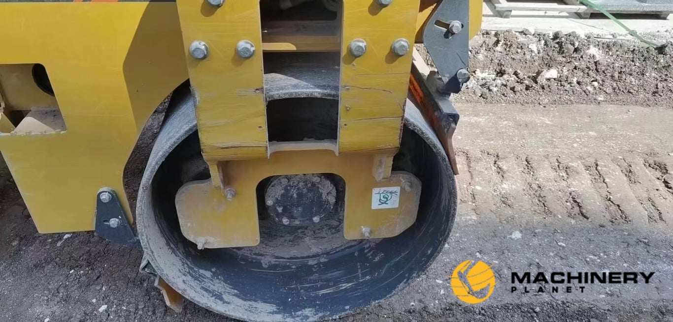 LiuGong Used Road Roller CLG6032E High Quality For Sale 6032E 2019 1 image 2