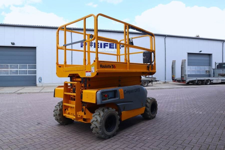 Haulotte Compact 12RTE Electric, 12m Working Height, 450kg 2011 HAULOTTE - Compact 12RTE - 63600 Compact 12RTE Electric, 1...