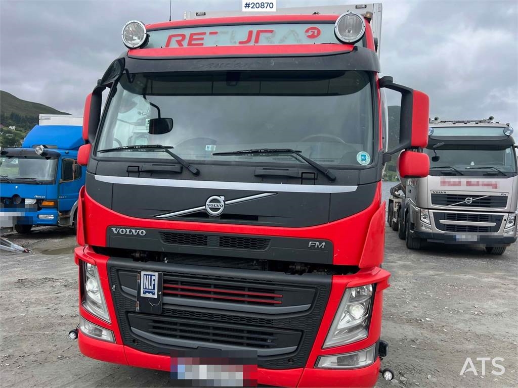 Volvo Fm 330 4x2 Cabinet van w/ full side opening 2015 20870 Fm 330 4x2 Cabinet van w/ full side opening 2015 1 image 3