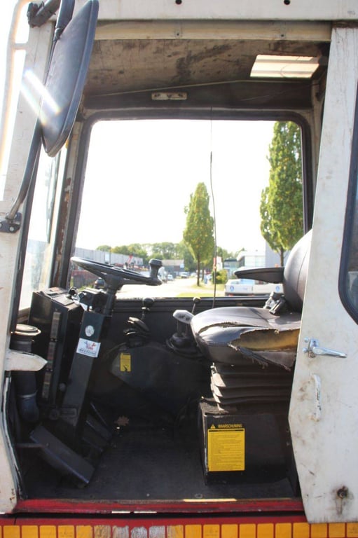 Side loader Kalmar DFQ50/14/40 Diesel 5000kg 4m DFQ50/14/40 1 Side loaders image 13
