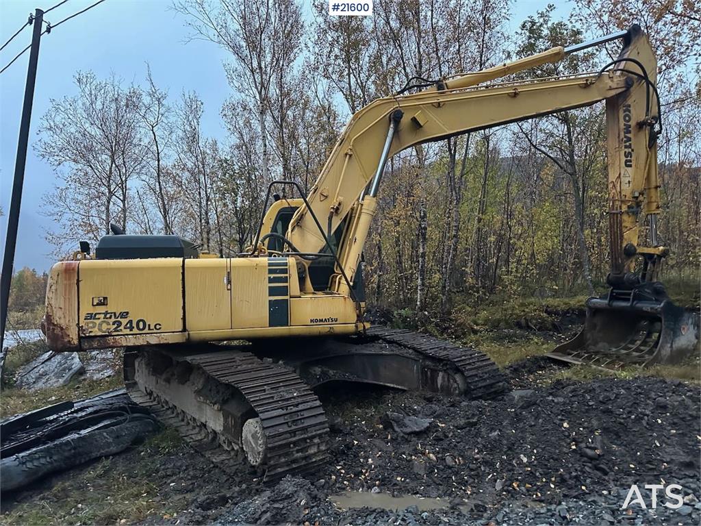 Komatsu PC240LC excavator. WATCH VIDEO. 2000 21600 PC240LC excavator. WATCH VIDEO. 2000 1 Crawler Excavators image 2