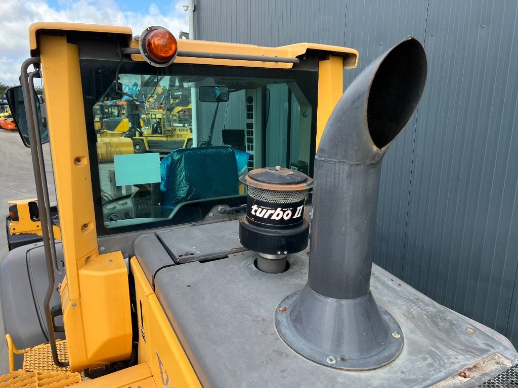 Volvo L90F 2011 208583 L90F 2011 1 Wheel Loaders image 5
