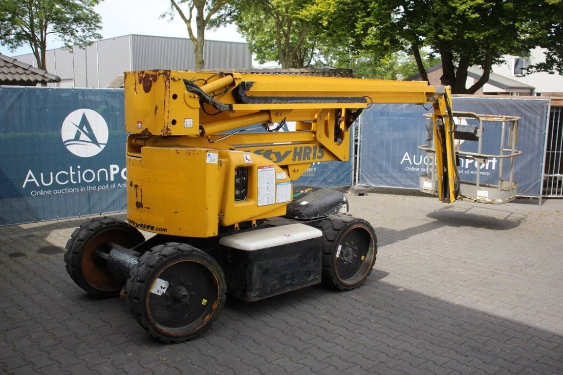 Niftylift HR 15 NDE Electric/Diesel Telescopic Boom Lift 2005 2005 Niftylift HR 15 NDE 2005 1 image 8