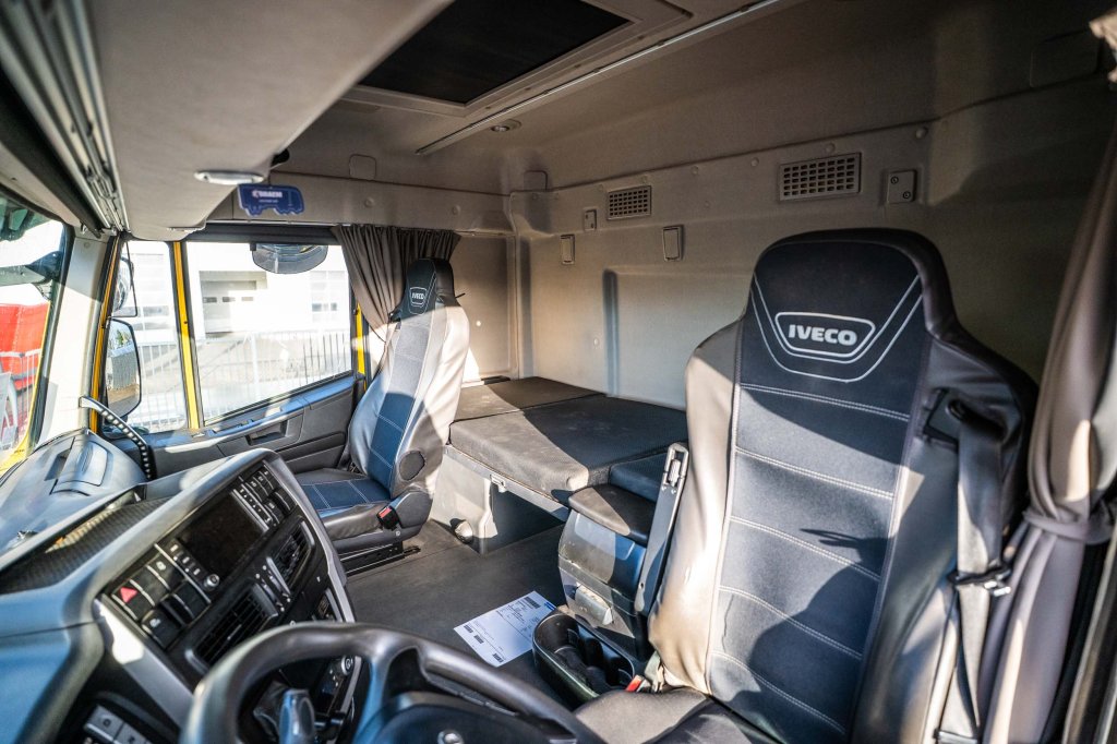 IVECO 570 X-WAY + INTARDER+HYDR. 2019 E64672 570 X-WAY + INTARDER+HYDR. 2019 1 image 13