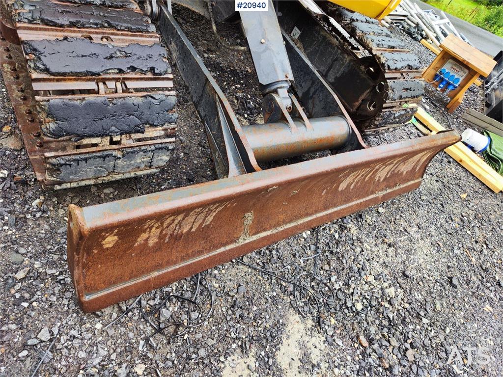 Komatsu PC78US-10 excavator with rototilt and 3 buckets. W 2017 20940 PC78US-10 excavator with rototilt and 3 buckets. W 2...