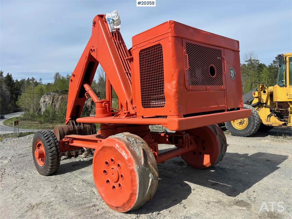 Brøyt X2 excavator w/bucket (Nostalgia!) 1963 20359 Broyt X2 excavator w/bucket (Nostalgia!) 1963 1 Crawler Excavators ima...