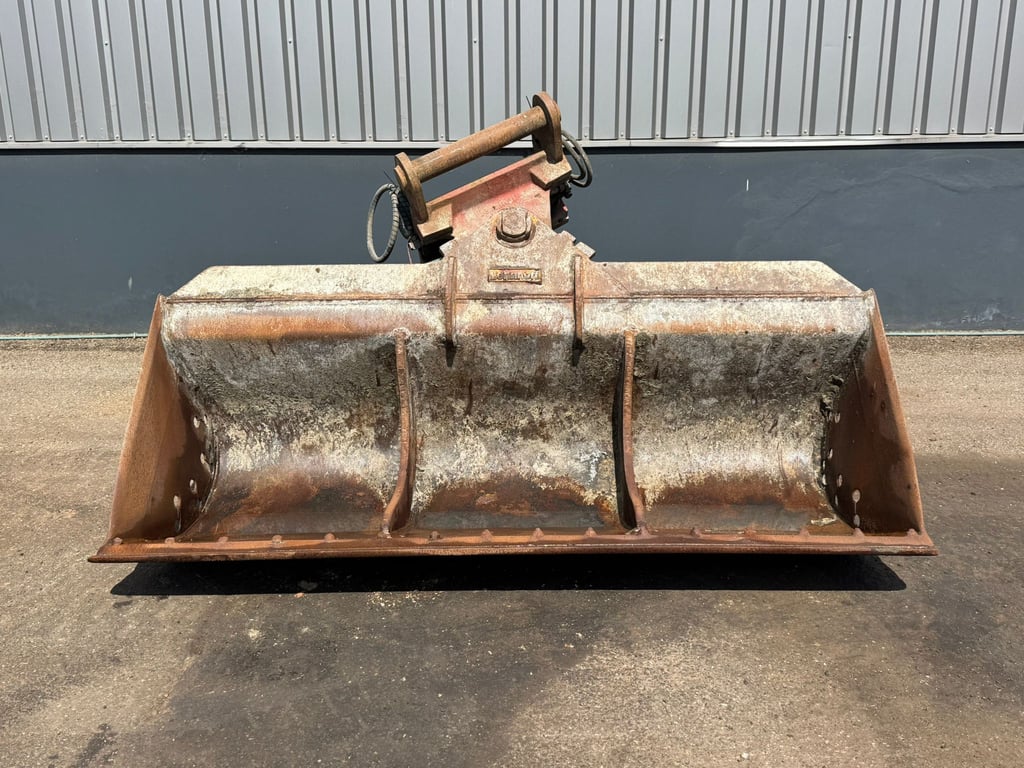Lehnhoff Tilting Bucket ngt4-2400 Lehnhoff MS25 70001824 Lehnhoff Tilting Bucket ngt4-2400 Lehnhoff MS25 1 image 2