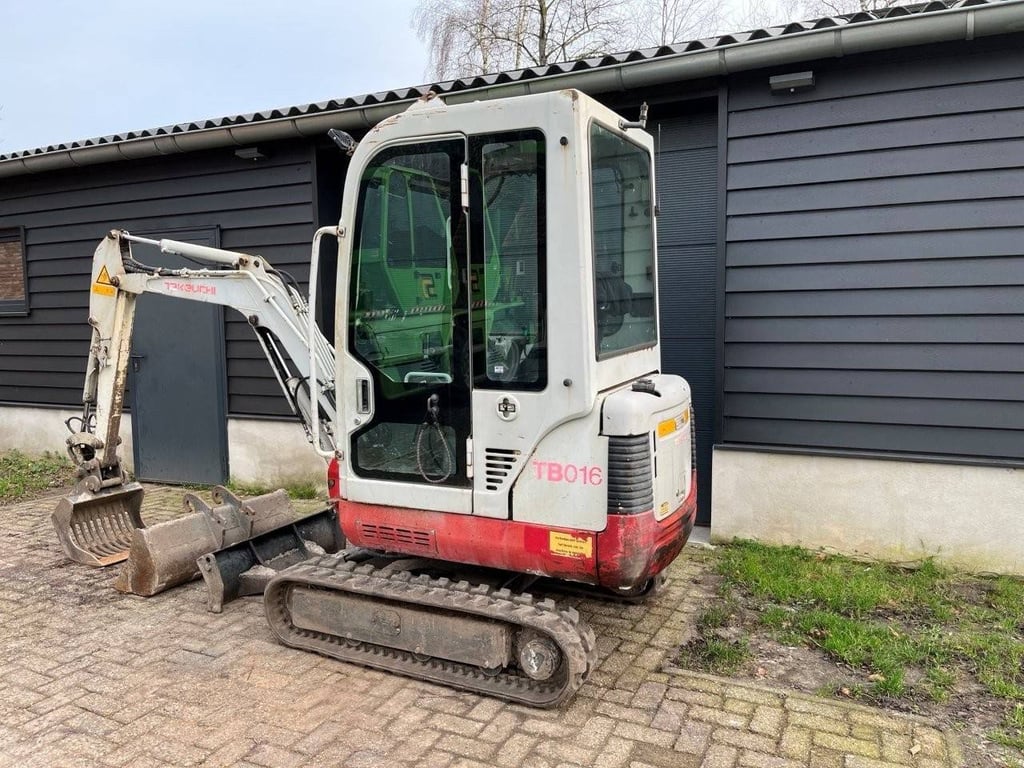 Mini excavator Takeuchi TB016 Diesel 9kW 2001 2001 TB016 2001 1 image 3