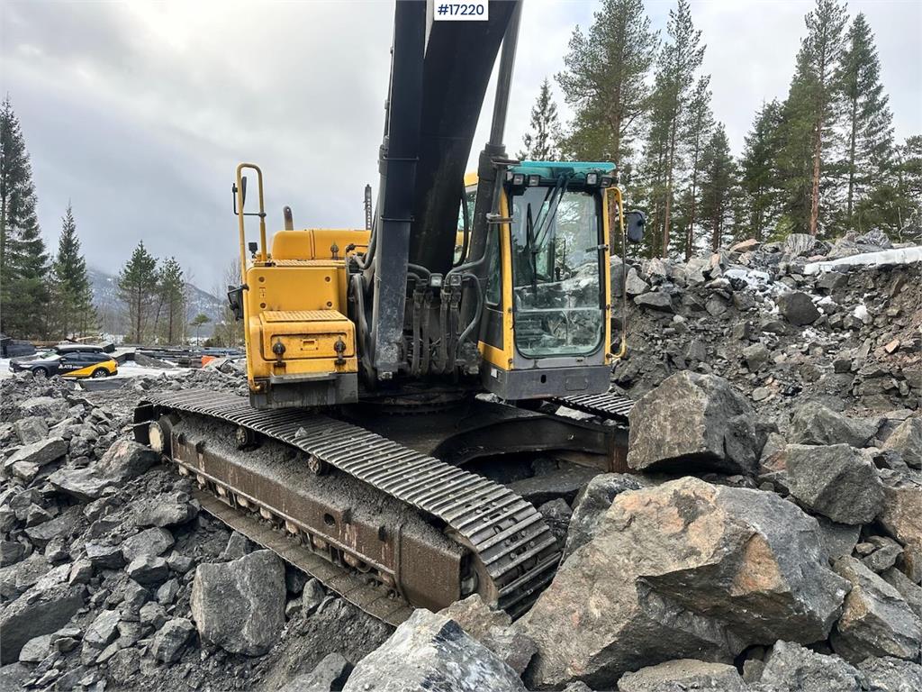 Volvo EC360 BLC Tracked excavator w/ digging bucket and 2004 17220 EC360 BLC Tracked excavator w/ digging bucket and 2004 ...