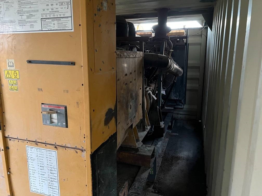 CAT C18 650kva generator 2004 4091 C18 650kva generator 2004 1 Generators image 4