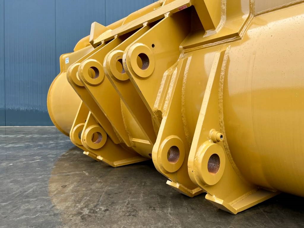 CAT 980 incl. cutting edge + side protectors 2025 907269 980 incl. cutting edge + side protectors 2025 0 image 4