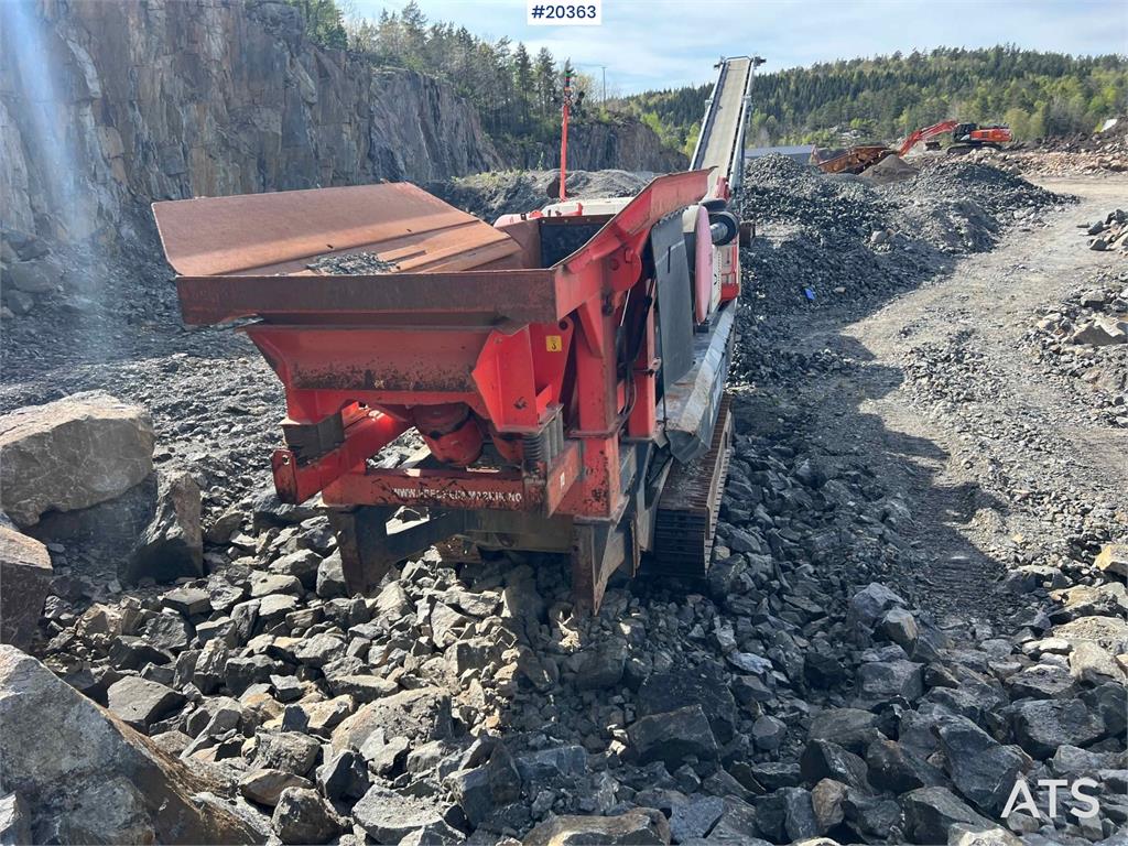 Sandvik UJ440i crusher w/ side conveyor and magnet 2016 20363 UJ440i crusher w/ side conveyor and magnet 2016 1 image 12