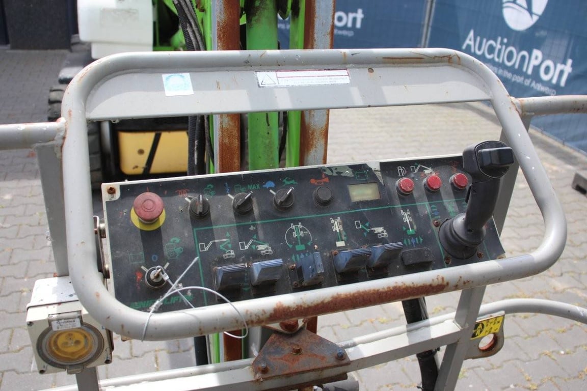 Niftylift HR15NDE Electric + Diesel Articulated Boom Lift 1999 1999 Niftylift HR15NDE 1999 1 image 15