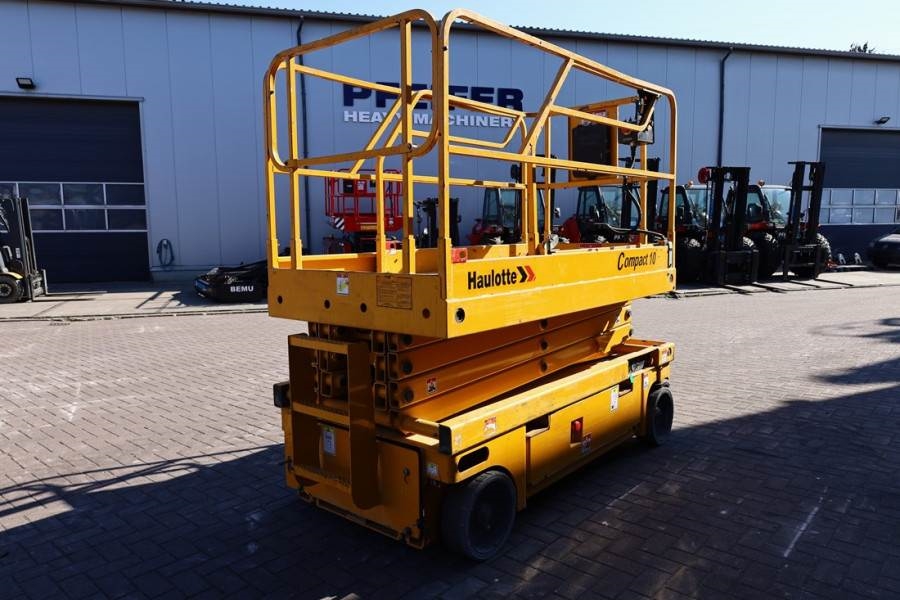Haulotte Compact 10 Electric, 10m Working Height, 450kg Cap 2011 HAULOTTE - Compact 10 - 63265 Compact 10 Electric, 10m Wo...