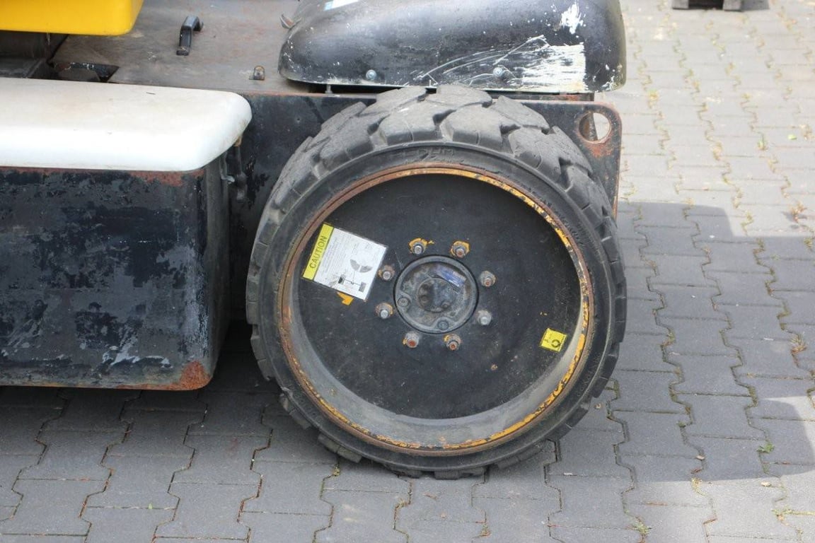 Niftylift HR 15 NDE Electric/Diesel Telescopic Boom Lift 2005 2005 Niftylift HR 15 NDE 2005 1 image 10