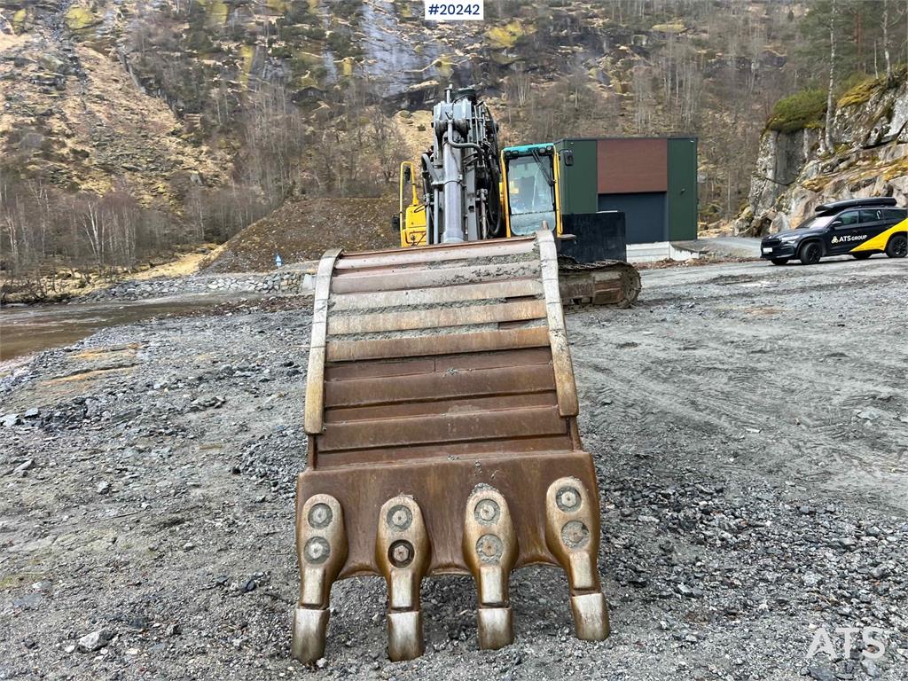 Volvo EC360 BLC excavator w/ Teeth bucket, video 2005 20242 EC360 BLC excavator w/ Teeth bucket, video 2005 1 Crawler Exca...