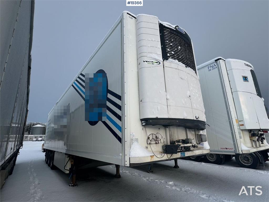 Schmitz Cargobull closed semi-trailer w/ Carrier aggregate and lift 2016 19366 Schmitz Cargobull closed semi-trailer w/ Ca...