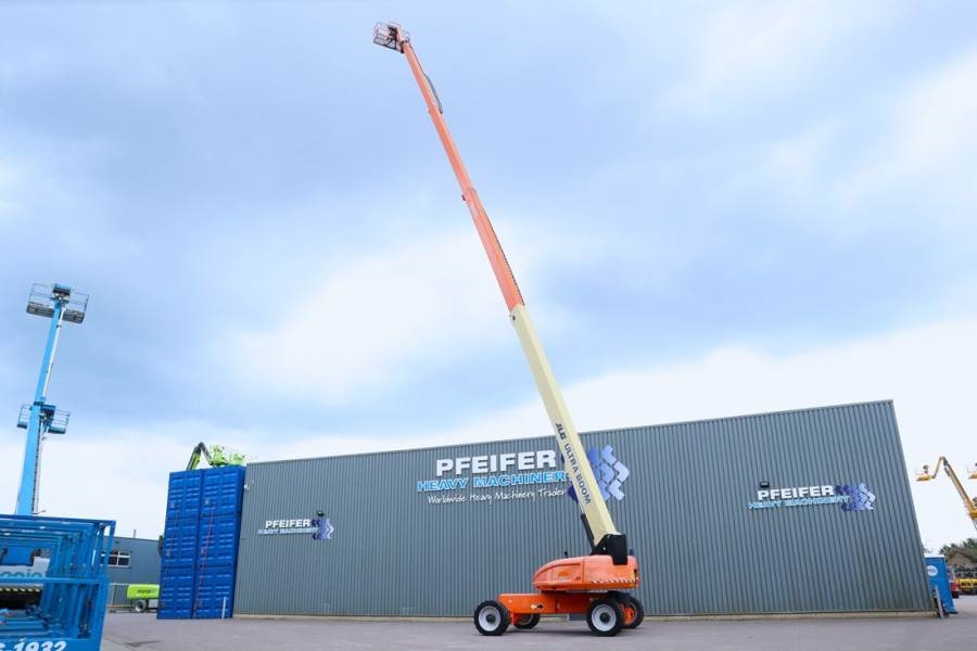JLG 1350SJP Diesel, 4x4 Drive And 4-Wheel Steering, 43 2015 JLG - 1350SJP - 90059 1350SJP Diesel, 4x4 Drive And 4-Wheel St...