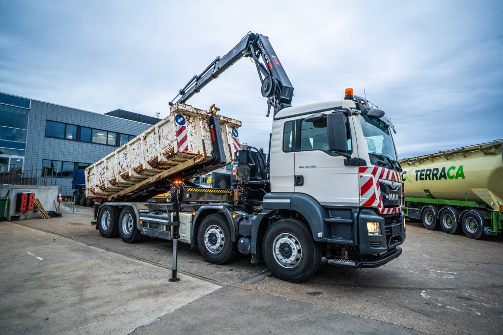 MAN TGS 32.420 BL + HIAB X-HIDUO 188/3x 2017 E64646 TGS 32.420 BL + HIAB X-HIDUO 188/3x 2017 1 image 2
