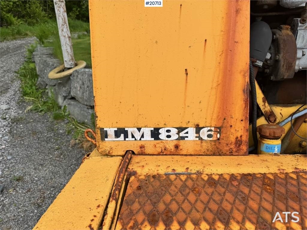 Volvo LM 846 Wheel Loader w/ Bucket. Partially Rep. Obje 1974 20713 LM 846 Wheel Loader w/ Bucket. Partially Rep. Obje 197...