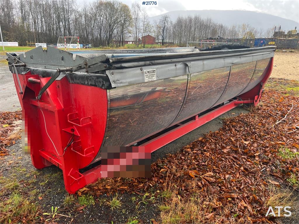 BFAB asphalt tank w/ manual canopy 2015 21776 BFAB asphalt tank w/ manual canopy 2015 1 image 9
