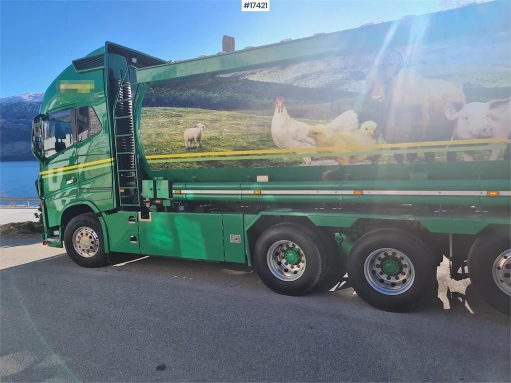 Volvo FH 8x4 Chassis SEE VIDEO 2017 17421 FH 8x4 Chassis SEE VIDEO 2017 1 image 3