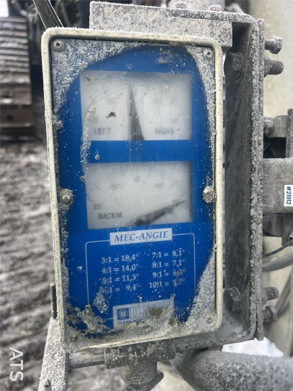 Nemek 503 TXI drilling rig w/ low hours for age 1996 21912 Nemek 503 TXI drilling rig w/ low hours for age 1996 1 image 11