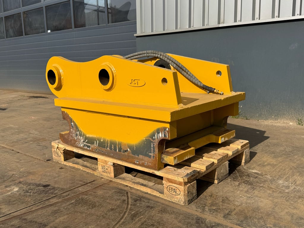 Caterpillar 352 Quick Coupler 70001780 352 Quick Coupler 1 image 4