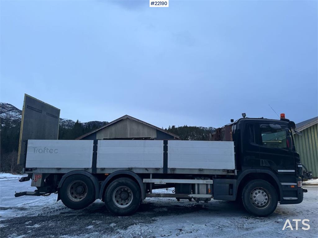 Scania P340 flatbed truck with tail lift – only 155,000 k 2005 22190 P340 flatbed truck with tail lift – only 155,000 k 20...