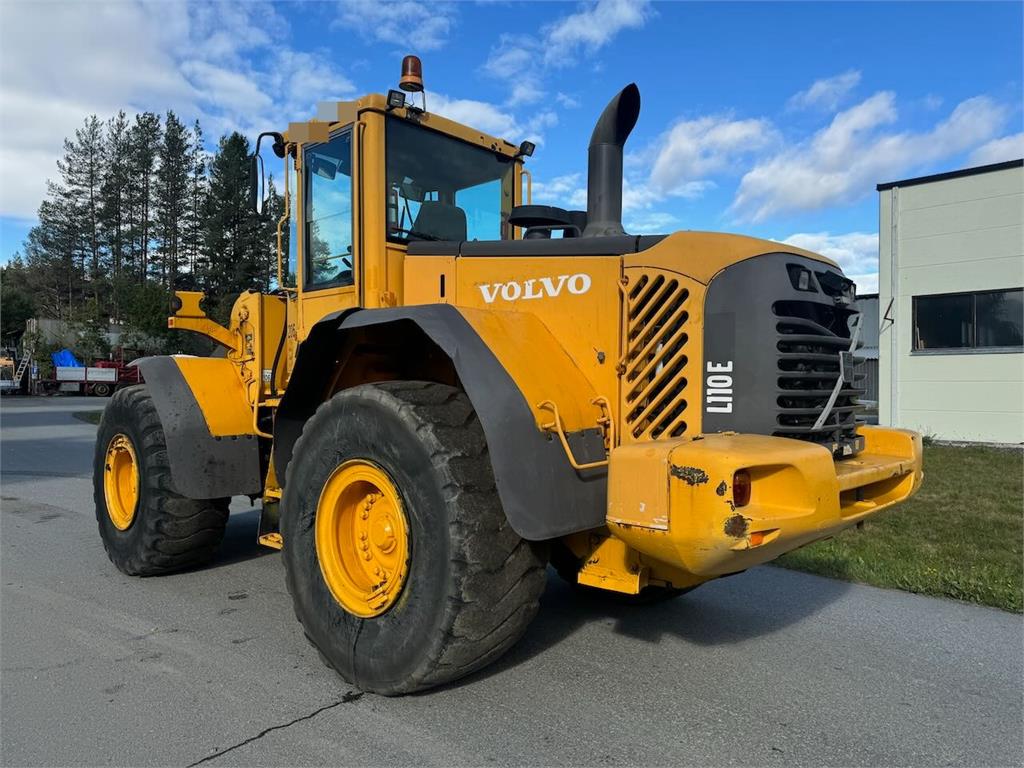 Volvo L110E Wheel Loader w/ Bucket WATCH VIDEO 2004 21415 L110E Wheel Loader w/ Bucket WATCH VIDEO 2004 1 Wheel Loaders im...