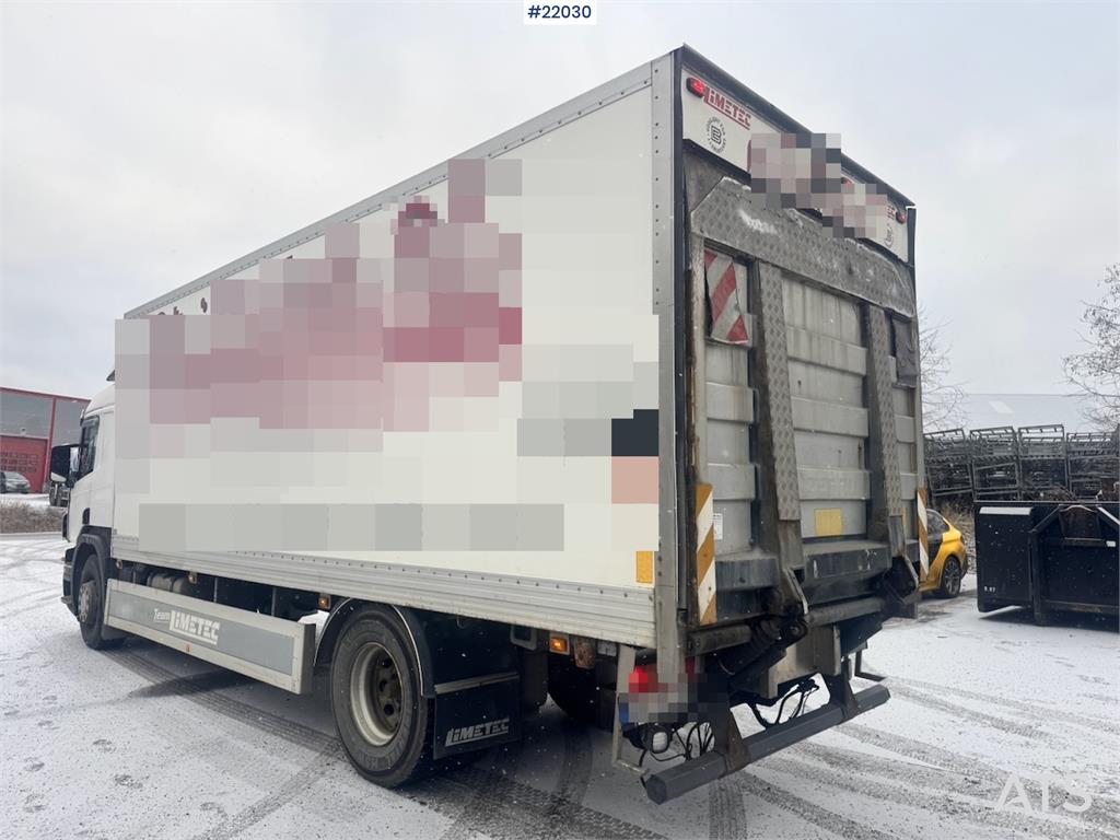 Scania P310 4x2 box truck with full side opening 2005 22030 P310 4x2 box truck with full side opening 2005 1 image 9