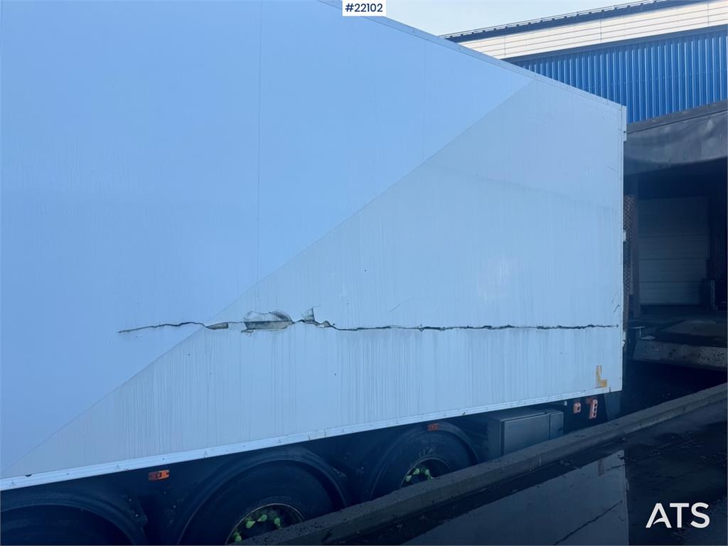 HFR box semi-trailer with refrigeration/freezer unit 2013 22102 HFR box semi-trailer with refrigeration/freezer unit 2013 ...