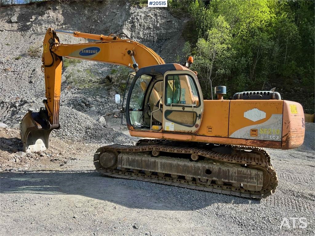 Samsung se210 LC3 Excavator w/ toothed bucket. WATCH THE V 1999 20515 se210 LC3 Excavator w/ toothed bucket. WATCH THE V 1...
