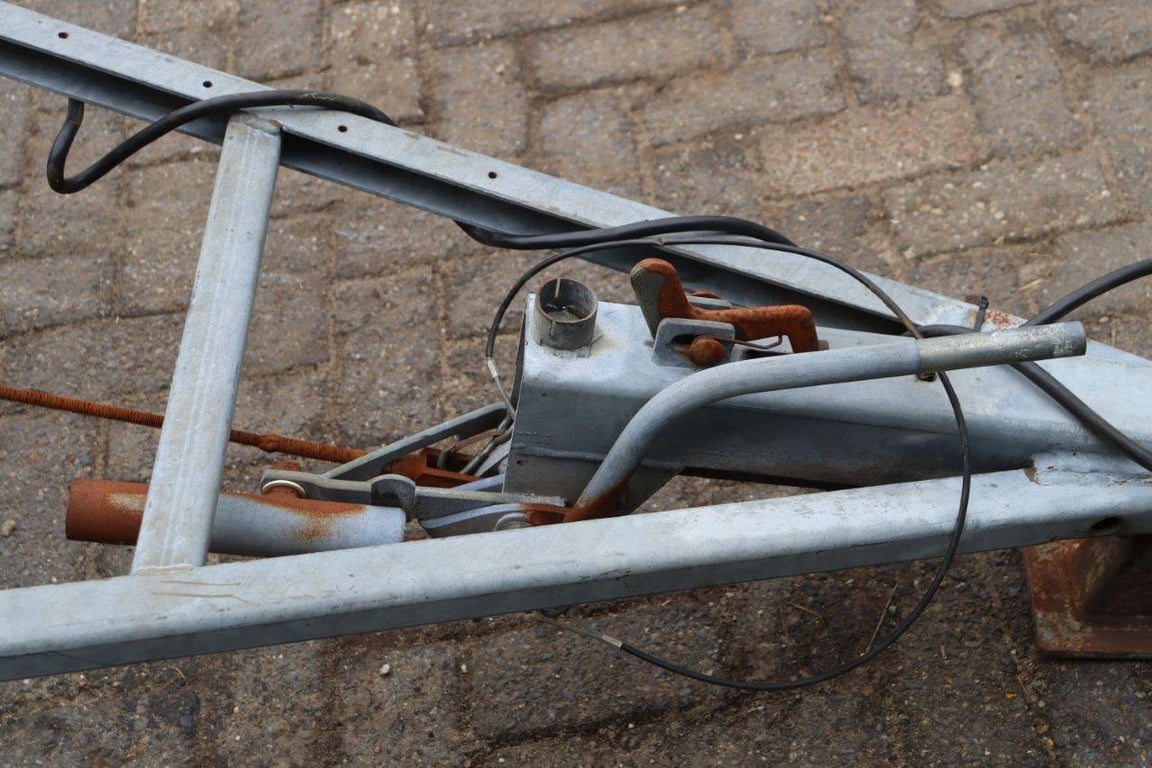 Heavy machinery product image - Image 10 of 15