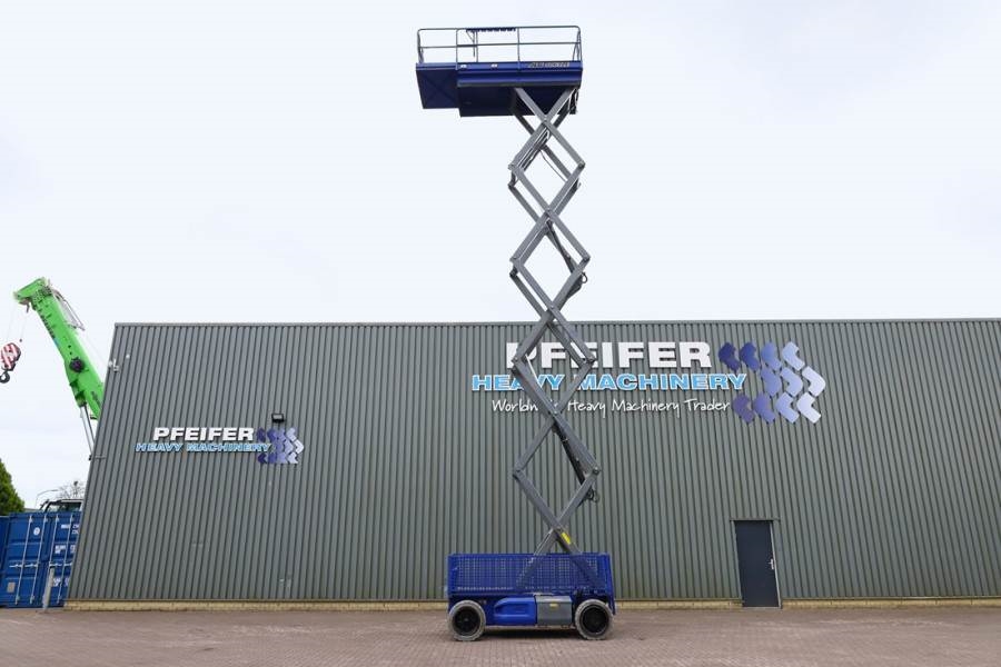 JLG 4069LE Electric, 14.2m Working Height, 360kg Capac 2012 JLG - 4069LE - 90071 4069LE Electric, 14.2m Working Height, 36...