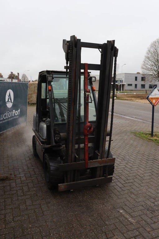 Forklift Nissan 30 LPG 2850kg 30 1 Forklift image 6