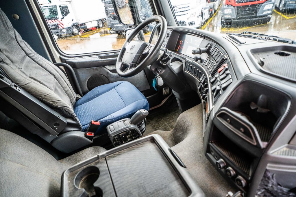VOLVO FM 500 -6x2+ALU 19.000L+5COMP. 2009 E65216 FM 500 -6x2+ALU 19.000L+5COMP. 2009 1 image 14