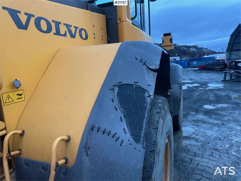 Volvo L90F wheel loader w/ Volvo gravel bucket. WATCH VI 2011 21767 L90F wheel loader w/ Volvo gravel bucket. WATCH VI 201...