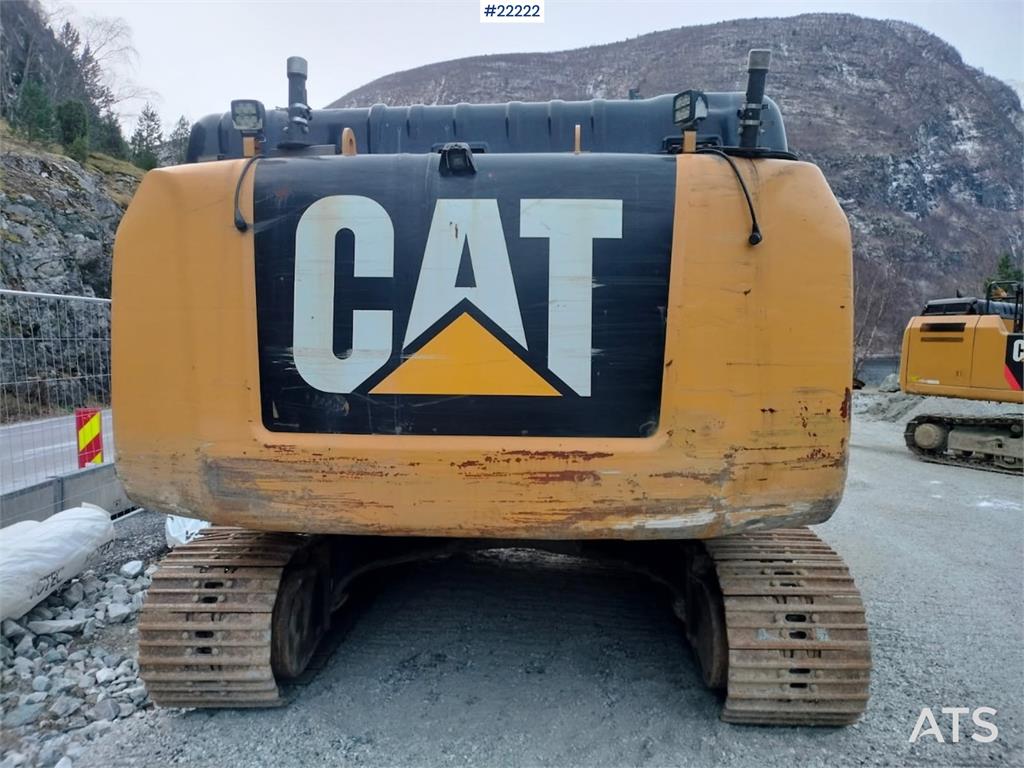 CAT 326FL 2017 22222 326FL 2017 1 Crawler Excavators image 12