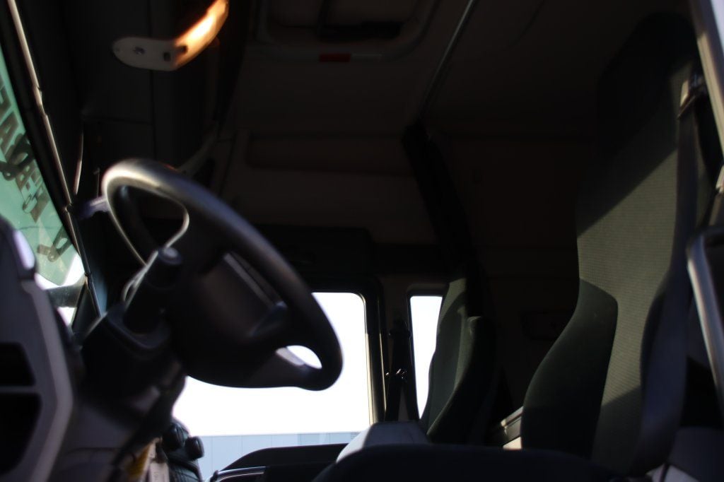 MAN TGS 35.360 BL-8x2-HIAB 085 2013 E52692 TGS 35.360 BL-8x2-HIAB 085 2013 1 image 11