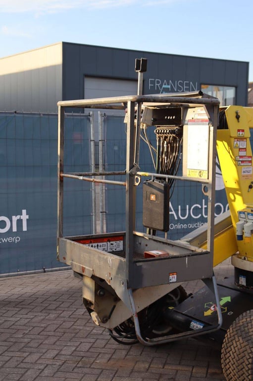 Articulating boom lift Niftylift HR12NDE Diesel 12m 2014 2014 Niftylift HR12NDE 2014 1 image 10