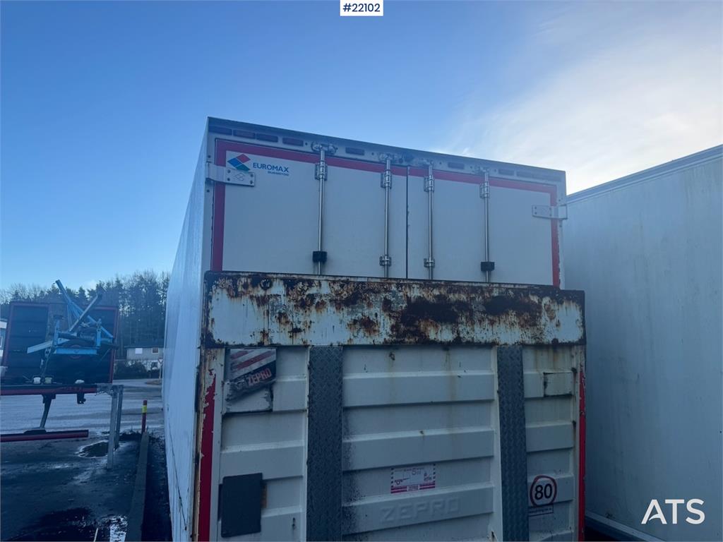 HFR box semi-trailer with refrigeration/freezer unit 2013 22102 HFR box semi-trailer with refrigeration/freezer unit 2013 ...