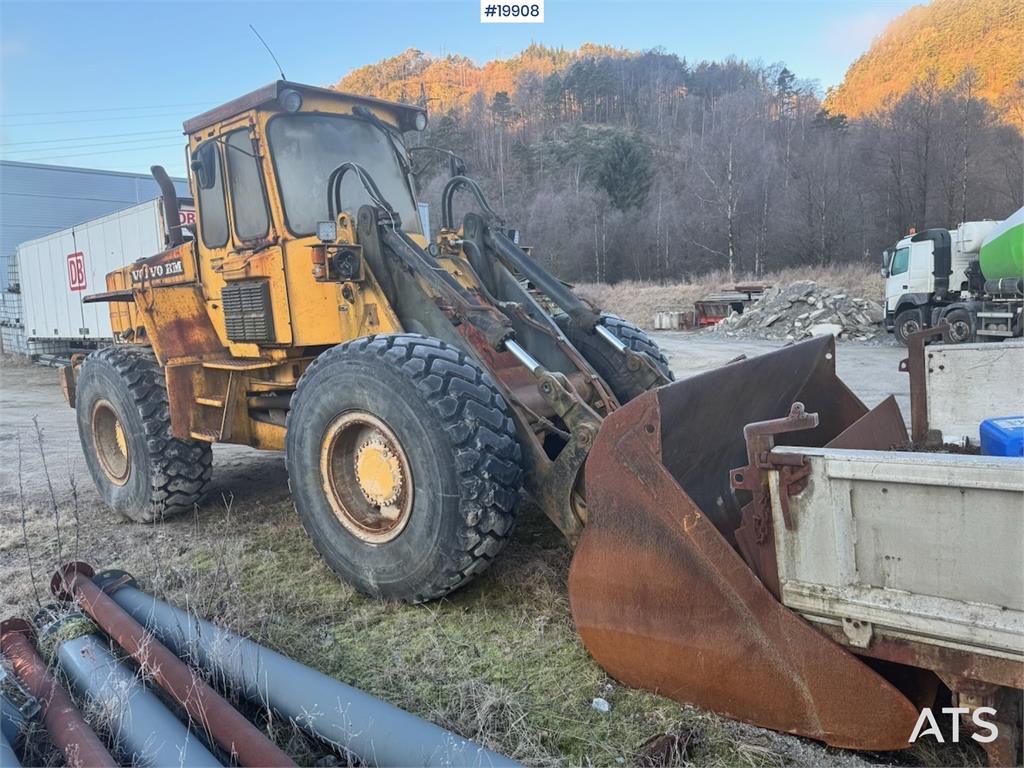 Volvo L90 Wheel Loader w/ Bucket 1987 19908 L90 Wheel Loader w/ Bucket 1987 1 Wheel Loaders image 8