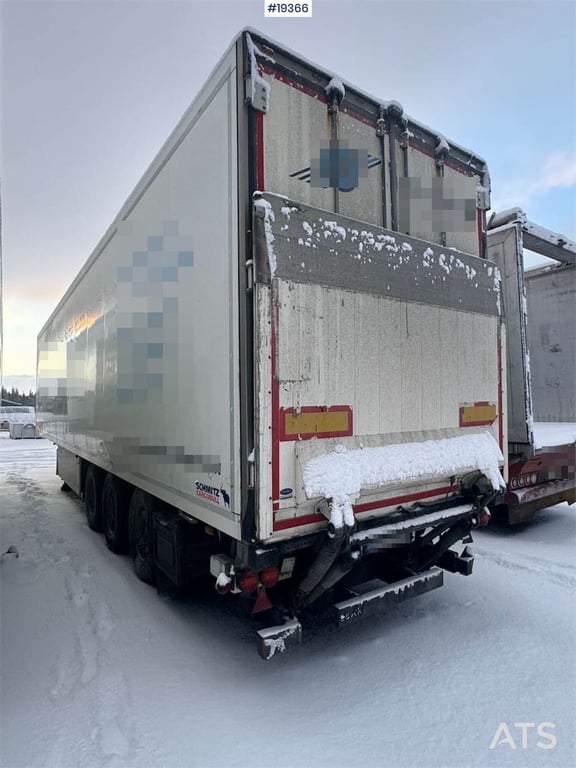 Schmitz Cargobull closed semi-trailer w/ Carrier aggregate and lift 2016 19366 Schmitz Cargobull closed semi-trailer w/ Ca...
