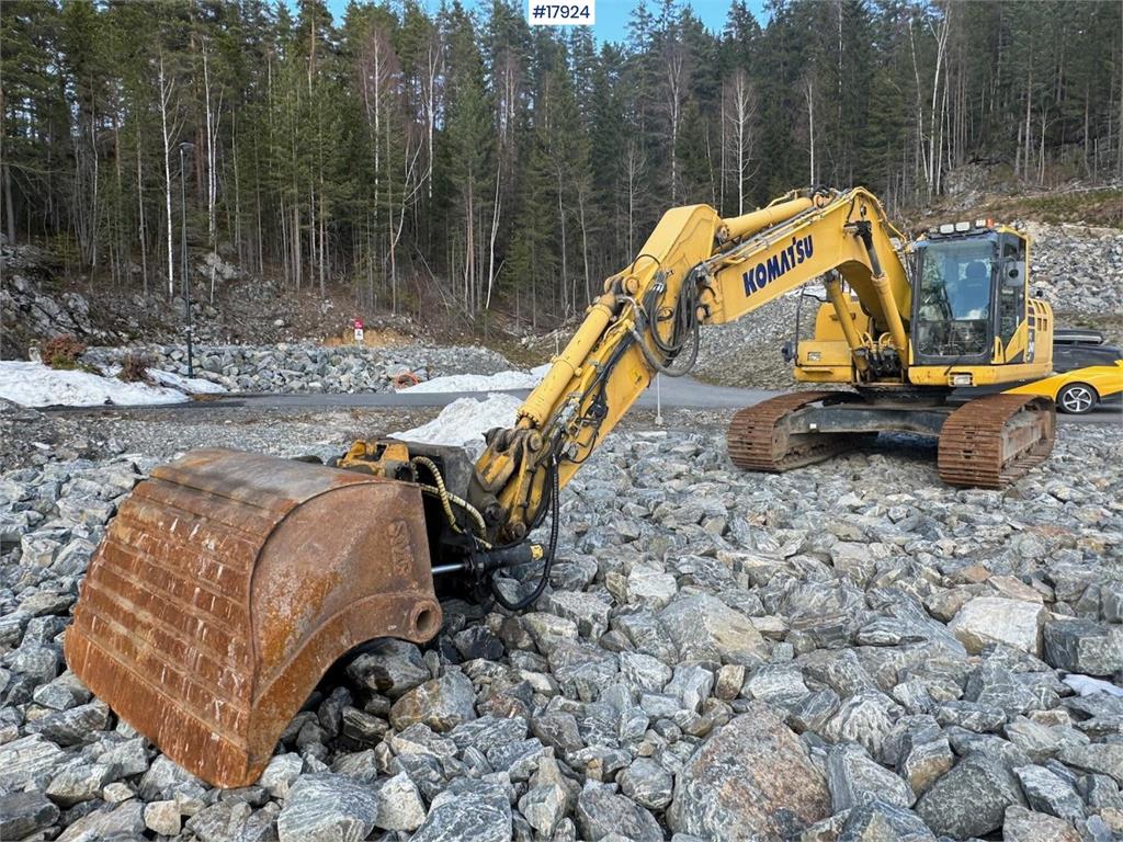 Komatsu PC240LC-10 crawler excavator w/ sanding bucket and 2014 17924 PC240LC-10 crawler excavator w/ sanding bucket and 2...