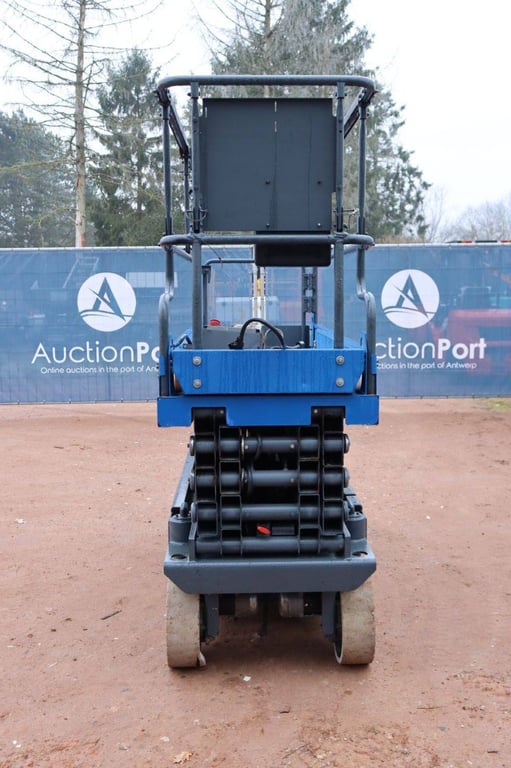 Scissor lift Aichi Electric 1 Scissor Lifts image 5