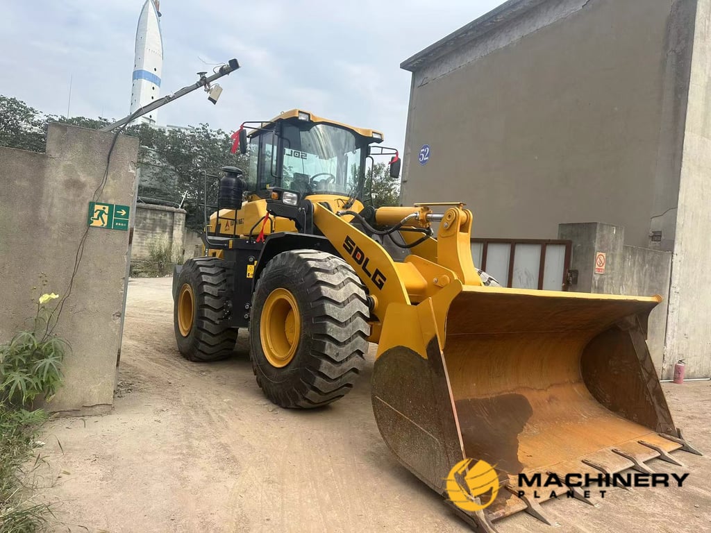 SDLG LG956F Loader Used Good Condition For Sale LG956F 2021 1 Wheel Loaders image 3